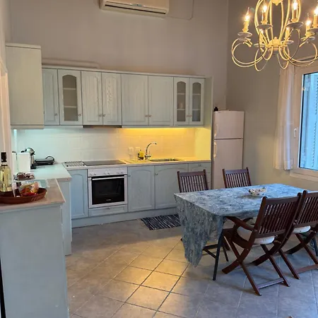 펜션 Alkyonis House Platrithias